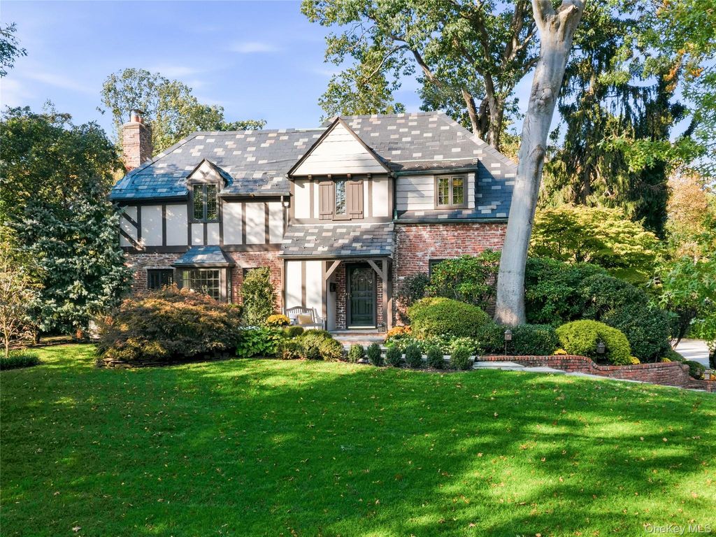 403 Ryder Road, Manhasset, NY 11030 — exterior