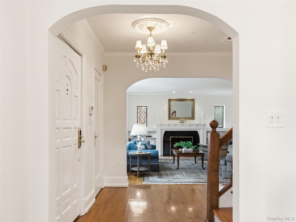 403 Ryder Road, Manhasset, NY 11030 — photo 3