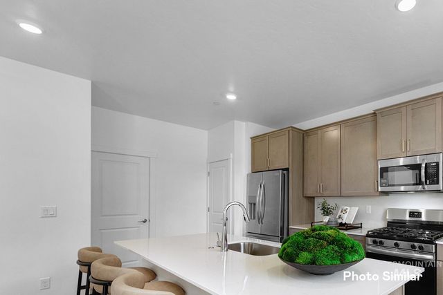 2622 Fall Line St, Caldwell, ID 83605