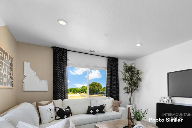2622 Fall Line St, Caldwell, ID 83605