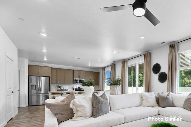 2622 Fall Line St, Caldwell, ID 83605
