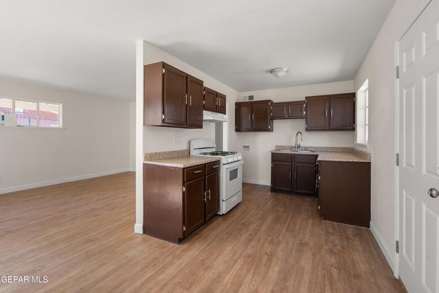 9309 VICKSBURG Drive, El Paso, TX 79924