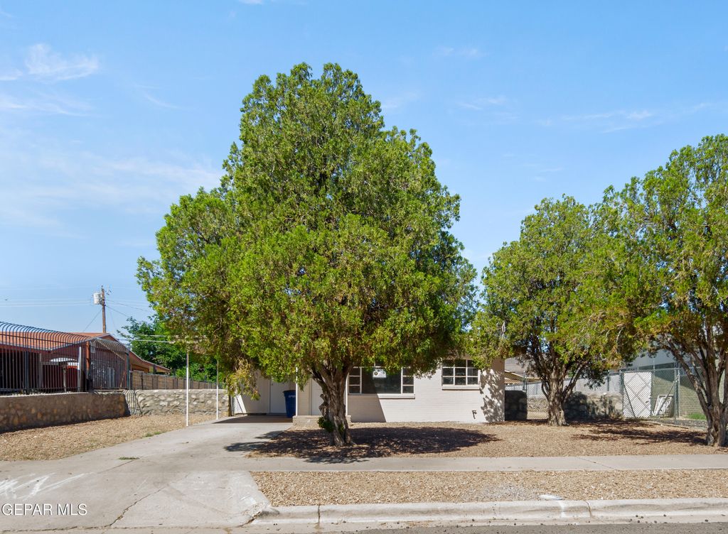9309 VICKSBURG Drive, El Paso, TX 79924