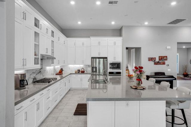 22147 Long Trot Drive, Escondido, CA 92029