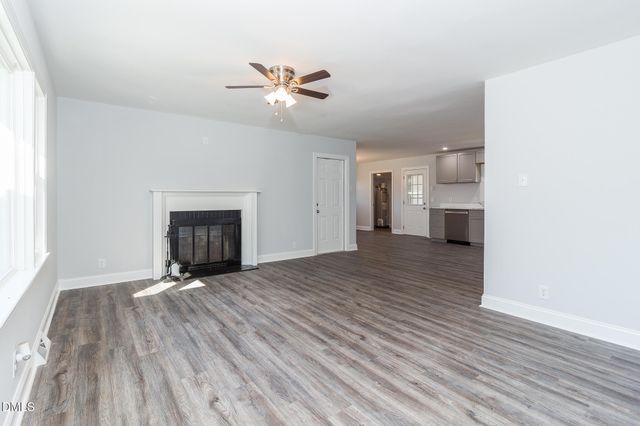 107 E New Hope Road, Goldsboro, NC 27534