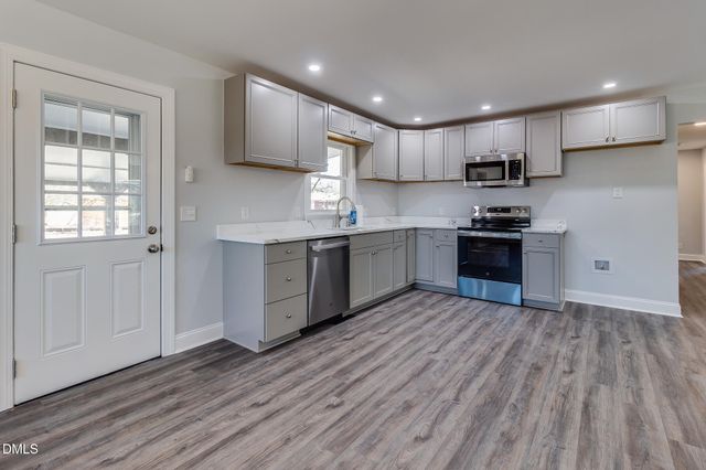 107 E New Hope Road, Goldsboro, NC 27534