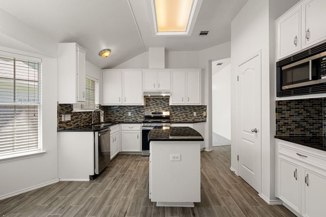 3936 Kristencreek LN, Round Rock, TX 78681