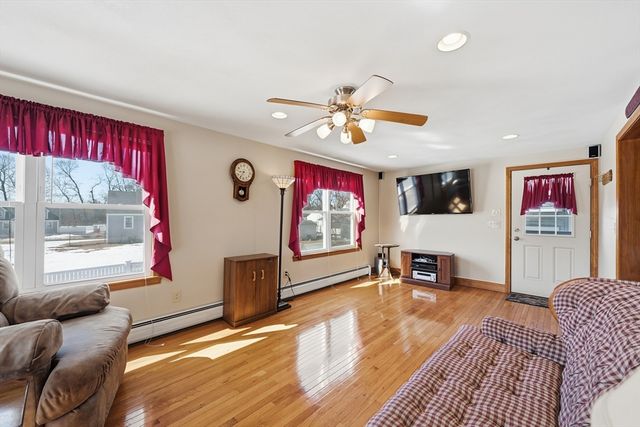 37 Saint Paul St, Lowell, MA 01851