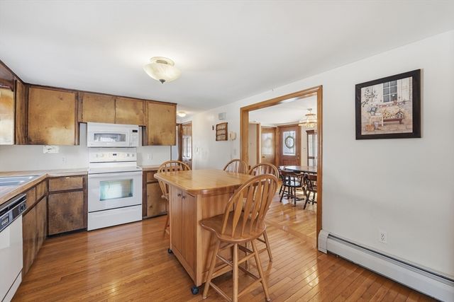 37 Saint Paul St, Lowell, MA 01851