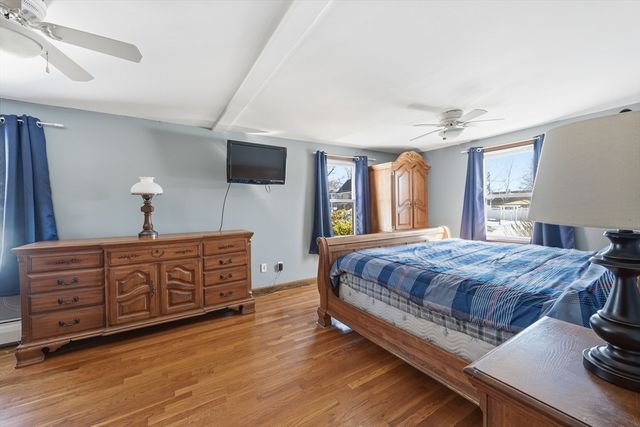 37 Saint Paul St, Lowell, MA 01851