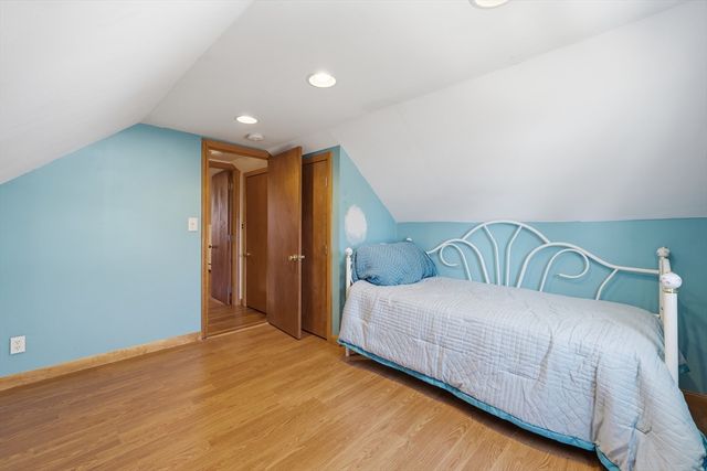 37 Saint Paul St, Lowell, MA 01851