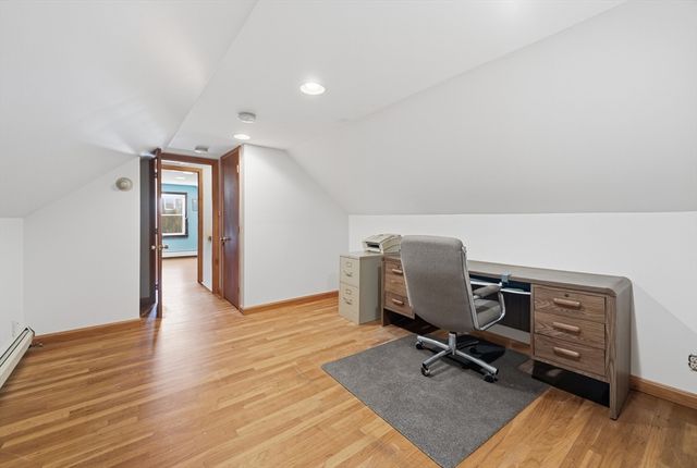 37 Saint Paul St, Lowell, MA 01851