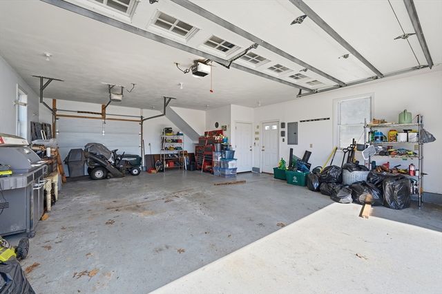 37 Saint Paul St, Lowell, MA 01851