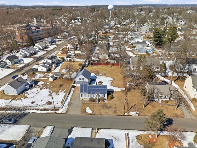 37 Saint Paul St, Lowell, MA 01851