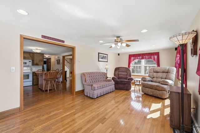 37 Saint Paul St, Lowell, MA 01851