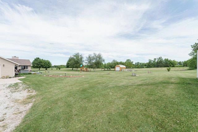 W5546 Sun ROAD, Juneau, WI 53039