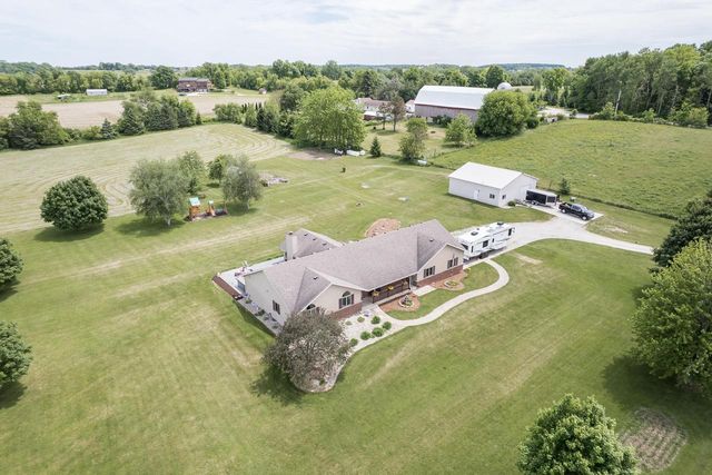 W5546 Sun ROAD, Juneau, WI 53039