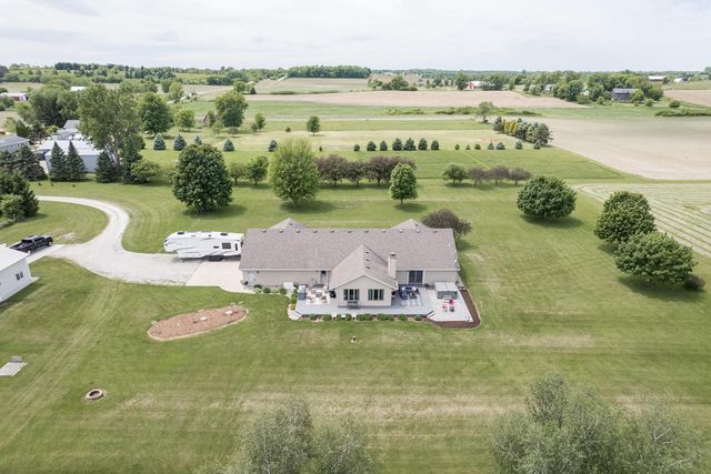 W5546 Sun ROAD, Juneau, WI 53039