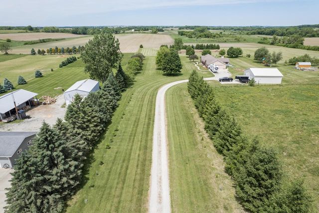 W5546 Sun ROAD, Juneau, WI 53039