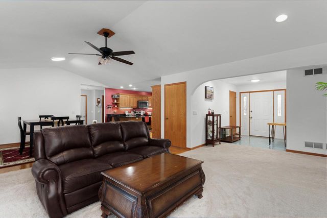 W5546 Sun ROAD, Juneau, WI 53039