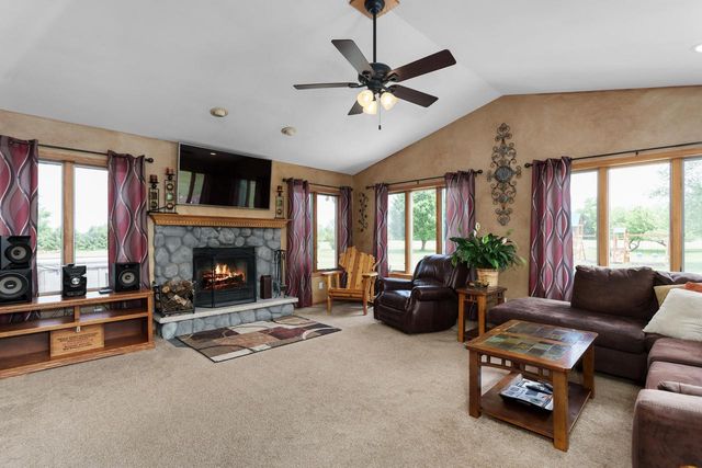 W5546 Sun ROAD, Juneau, WI 53039