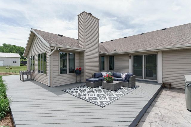 W5546 Sun ROAD, Juneau, WI 53039
