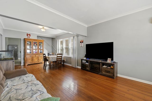 6223 S Washtenaw Avenue, Chicago, IL 60629