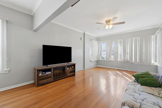 6223 S Washtenaw Avenue, Chicago, IL 60629