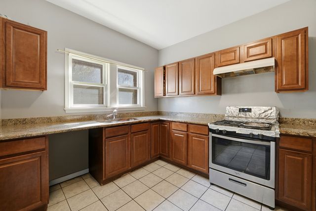6223 S Washtenaw Avenue, Chicago, IL 60629