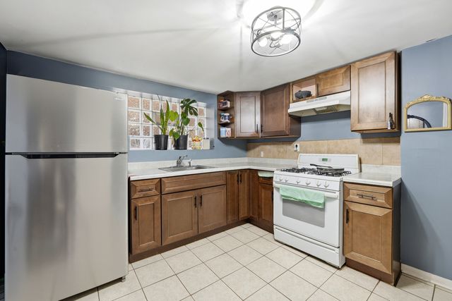 6223 S Washtenaw Avenue, Chicago, IL 60629