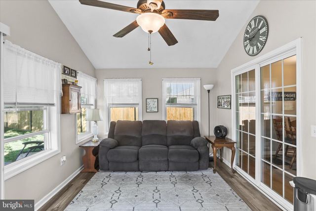 10 LOGAN HEIGHTS RD, York, PA 17403