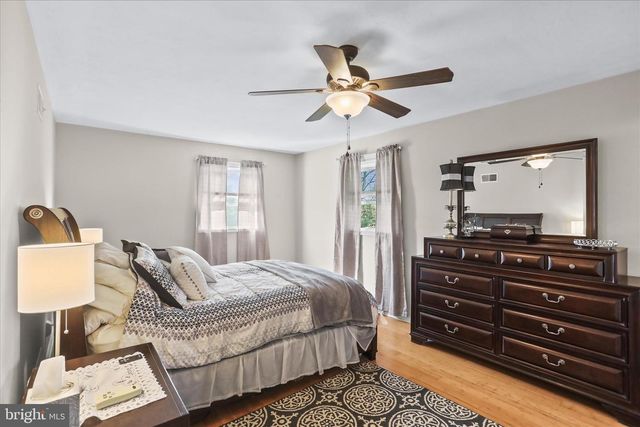 10 LOGAN HEIGHTS RD, York, PA 17403