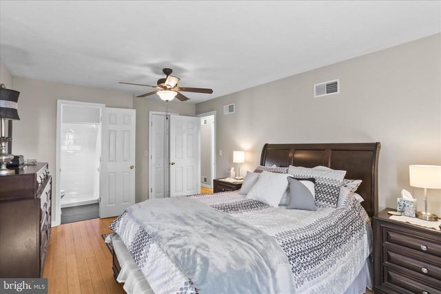 10 LOGAN HEIGHTS RD, York, PA 17403