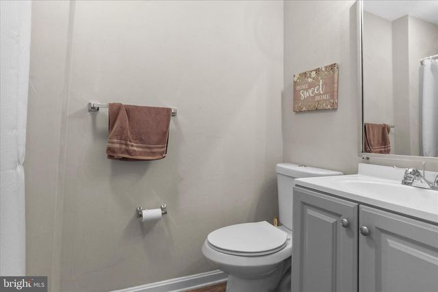 10 LOGAN HEIGHTS RD, York, PA 17403