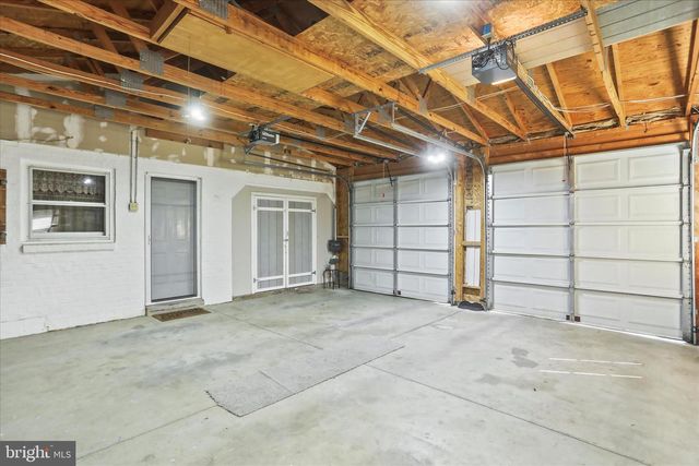 10 LOGAN HEIGHTS RD, York, PA 17403