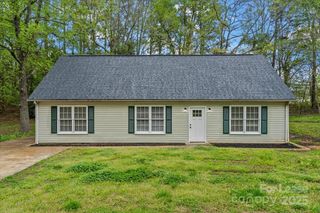 2022 Old Oakland Circle, Lancaster, SC 29720