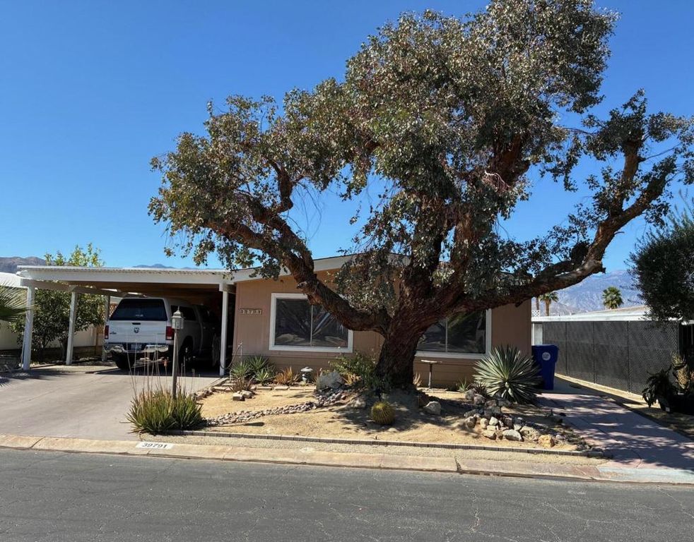 39791 Chimney Flats Drive, Palm Desert, CA 92260