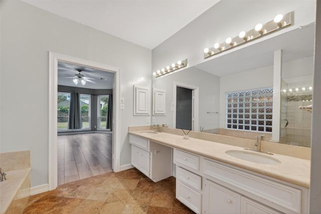 3022 Hidden Mist Court, Pearland, TX 77584