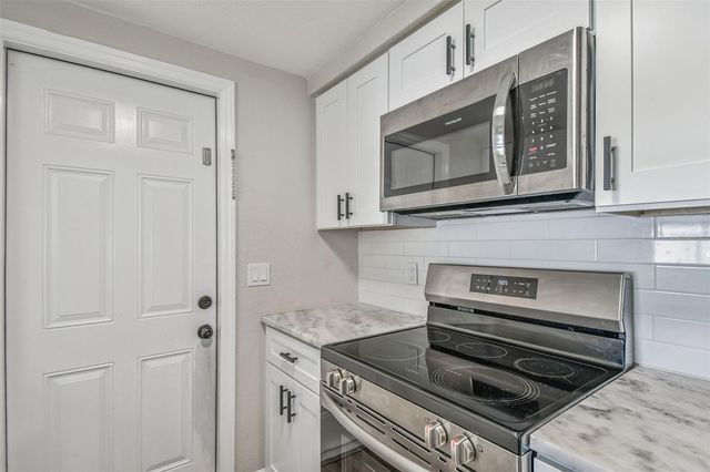6743 KNIGHTSBRIDGE DRIVE, New Port Richey, FL 34653