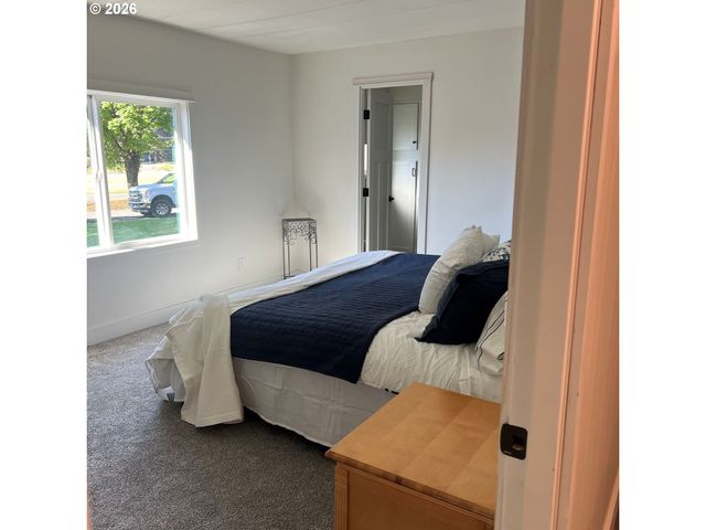 27256 CLEAR LAKE Rd, Eugene, OR 97402