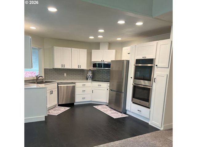 27256 CLEAR LAKE Rd, Eugene, OR 97402