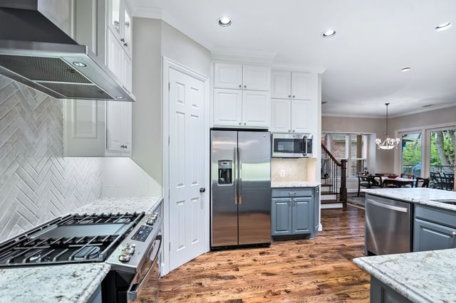 1210 Creekwood Drive, Garland, TX 75044