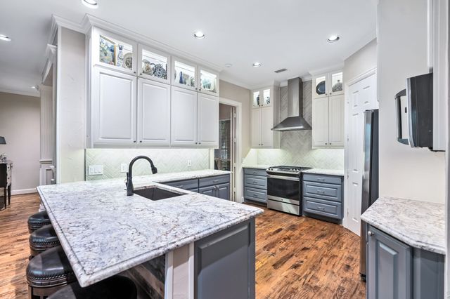 1210 Creekwood Drive, Garland, TX 75044