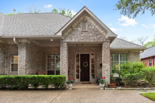1210 Creekwood Drive, Garland, TX 75044