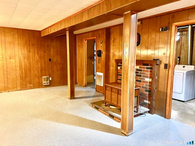 118 Berkshire Drive, Bristol, CT 06010