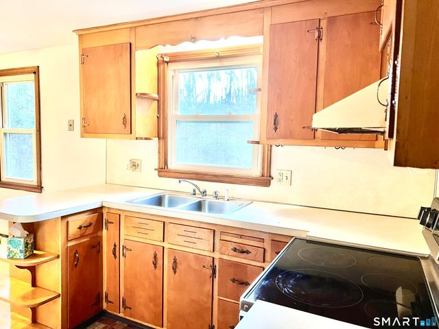 118 Berkshire Drive, Bristol, CT 06010