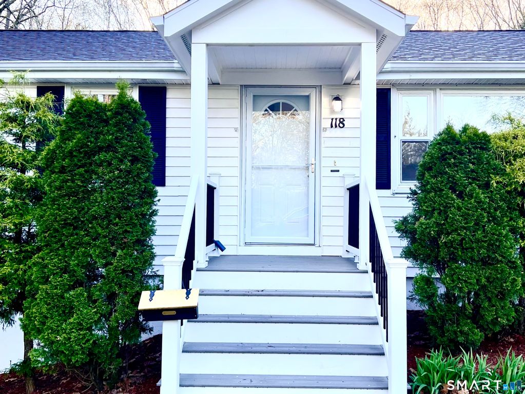 118 Berkshire Drive, Bristol, CT 06010
