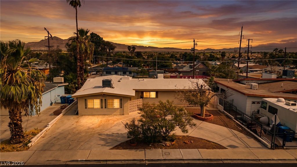 1905 South 17th Street, Las Vegas, NV 89104