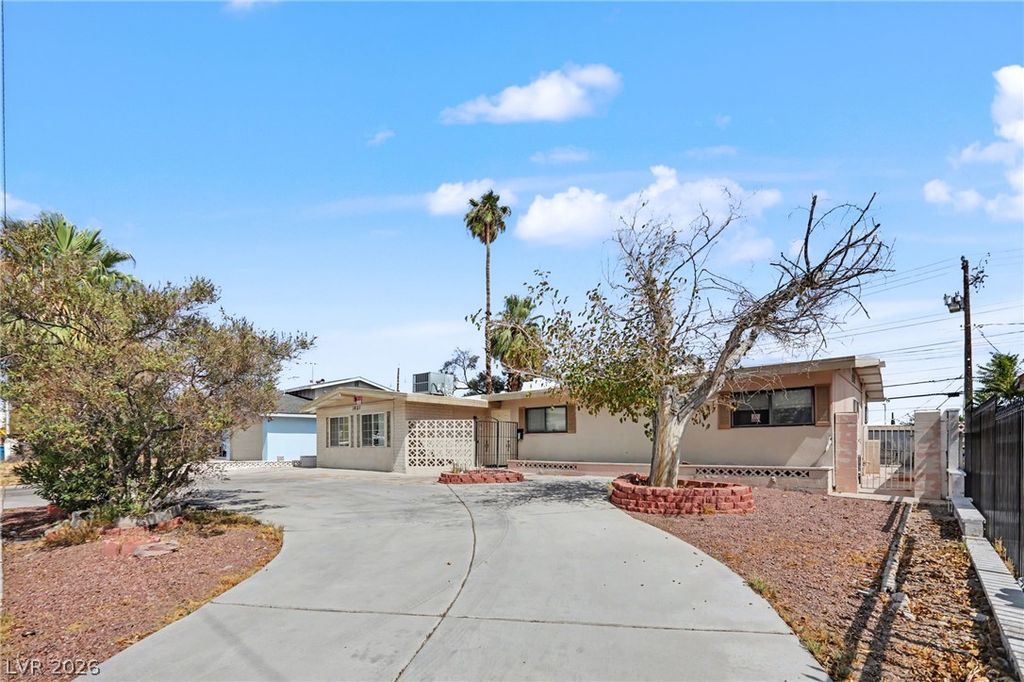 1905 South 17th Street, Las Vegas, NV 89104 — photo 4