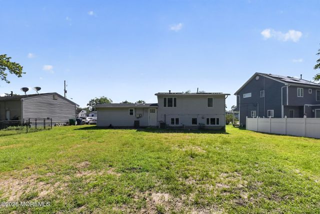 517 Alfred Road, Toms River, NJ 08757